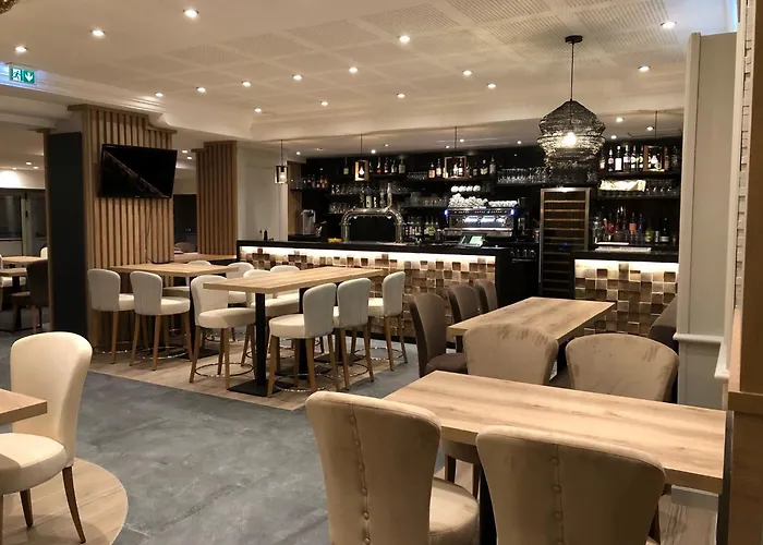 Best Western Le Duguesclin Hôtel-Restaurant